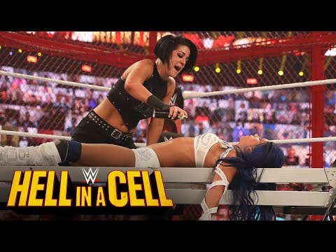 Sasha Banks lays ruin to Bayley’s brutal plans: WWE Hell in a Cell 2020 (WWE Network Uncommon)