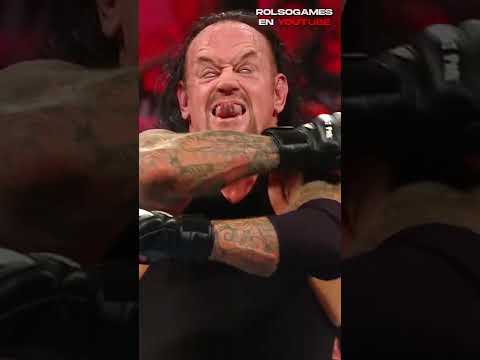 Roman Reigns RESCATA a The Undertaker 😯 #shorts
